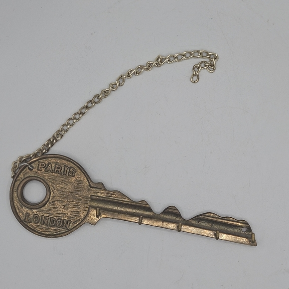 Vintage antique brass london paris 9" key shaped holder - Picture 12 of 12